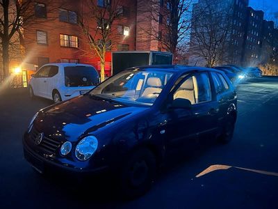 Blau Gebraucht 2003 VW Polo Kleinwagen | 800 € (Guter Preis)