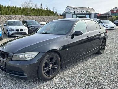 gebraucht BMW 318 d Lim Xenon Navi Schiebedach PM5 TÜV 2025