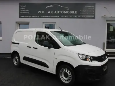 Gebraucht Peugeot Partner Premium 131 PS (96 kW) 2019 Weiß Van / Kleinbus