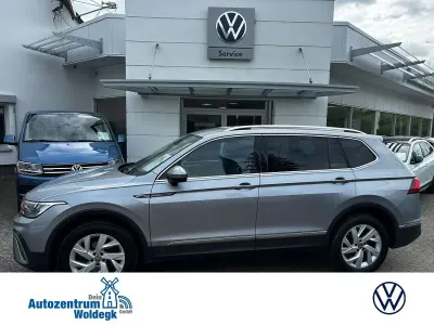 Gebraucht VW Tiguan Allspace Life 150 PS (110 kW) 2022 Pyrit silber metallic (metallic) SUV