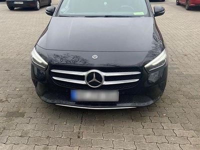 Gebraucht Mercedes B200 150 PS (110 kW) 2019 Schwarz Van / Kleinbus