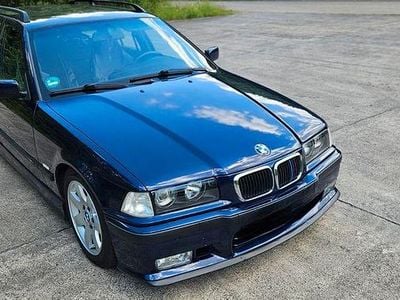 BMW 323
