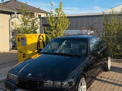 Usata BMW 323 M Sport 180 CV (132 kW) 1998 Nero Coupé