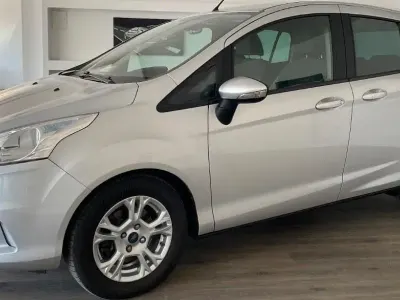 Gebraucht Ford B-MAX 105 PS (77 kW) 2015 Silber Van / Kleinbus