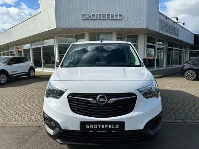 Gebraucht Opel Combo Basis 102 PS (75 kW) 2024 Weiß Van / Kleinbus