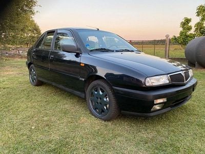 Second-hand Lancia Delta 139 CP (102 kW) 1993 Negru Hatchback