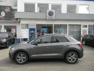 Second-hand VW T-Roc R-line 110 CP (80 kW) 2023 Gri SUV