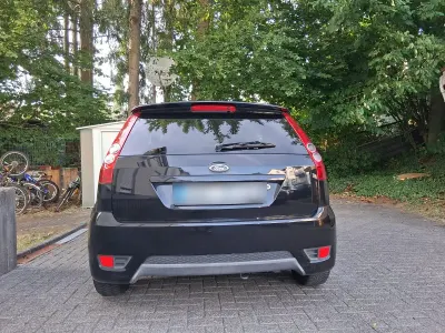 Gebraucht Ford Fiesta 69 PS (50 kW) 2008 Schwarz Kleinwagen