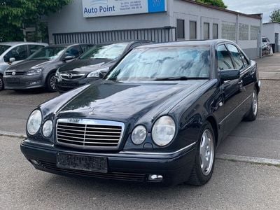 Mercedes E320