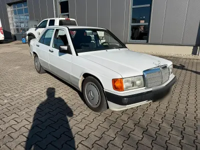 Gebraucht Mercedes 190 75 PS (55 kW) 1997 Weiß Limousine