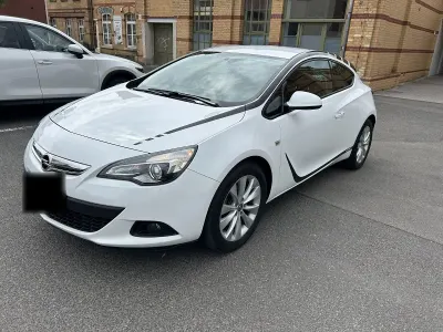 Gebraucht Opel Astra GTC 140 PS (102 kW) 2016 Weiß Coupé