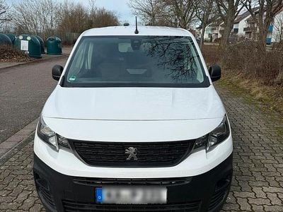 Gebraucht Peugeot Partner 131 PS (96 kW) 2021 Weiß Van / Kleinbus