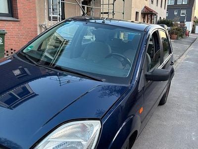 Gebraucht Ford Fiesta 80 PS (58 kW) 2001 Blau Kleinwagen