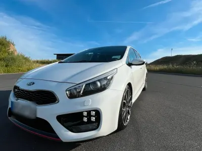 Gebraucht Kia Ceed GT GT 204 PS (150 kW) 2014 Weiß Kleinwagen
