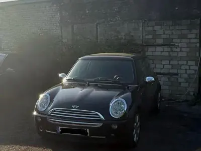 Gebraucht Mini Cooper 90 PS (66 kW) 2004 Schwarz Kleinwagen
