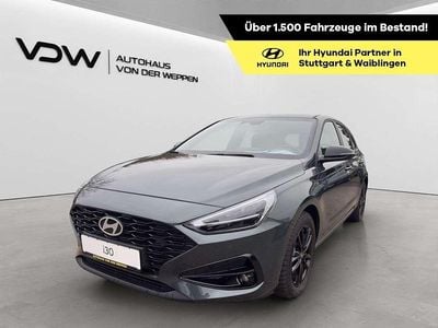 Gebraucht Hyundai i30 Advantage 101 PS (74 kW) 2024 Cypress green (grün) Limousine