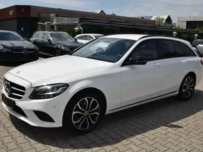 Gebraucht Mercedes C200 160 PS (117 kW) 2020 Polarweiss  unilack Kombi