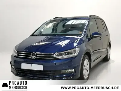 Gebraucht VW Touran Comfortline 150 PS (110 kW) 2025 Atlantik blue Van / Kleinbus