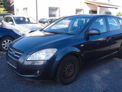 Grau Gebraucht 2007 Kia Ceed Kleinwagen | 1.200 € (Fairer Preis)