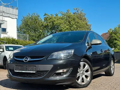 Gebraucht Opel Astra Cosmo 110 PS (80 kW) 2013 Schwarz Limousine