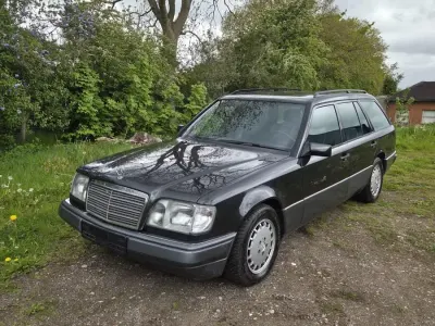 Brugt Mercedes E250 Sportline 113 HK (83 kW) 1994 Sort Stationcar
