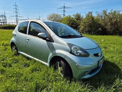 Usata Toyota Aygo 68 CV (50 kW) 2006 Blu Utilitaria