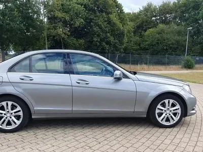 Gebraucht Mercedes C180 Avantgarde 156 PS (114 kW) 2013 Silber Limousine