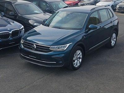 Gebraucht VW Tiguan Life 200 PS (147 kW) 2021 Blau SUV