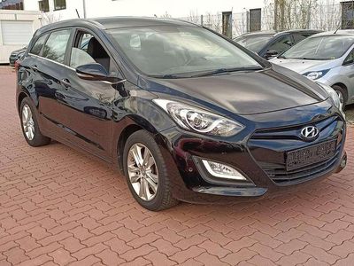Gebraucht Hyundai i30 Trend 110 PS (80 kW) 2014 Schwarz Kombi