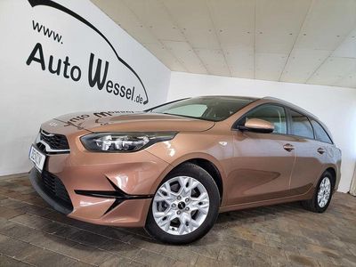Gebraucht Kia Ceed Sportswagon 99 PS (72 kW) 2023 (m6y) machined bronze m Kombi