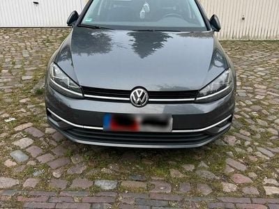 Gebraucht VW Golf VII Join 115 PS (84 kW) 2019 Grau Kombi
