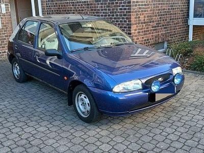 Gebraucht Ford Fiesta Style 75 PS (55 kW) 1999 Violet Kleinwagen