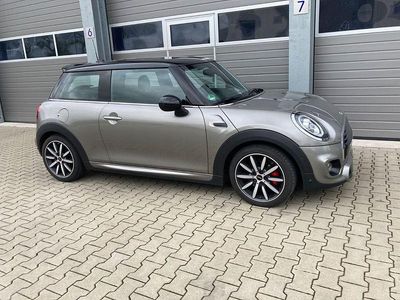 Second-hand Mini John Cooper Works 136 CP (100 kW) 2018 Argintiu Hatchback