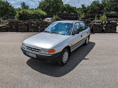 Gebraucht Opel Astra 116 PS (85 kW) 1993 Silber Limousine