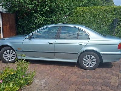 BMW 523