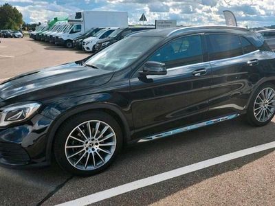 Schwarz Gebraucht 2019 Mercedes GLA250 AMG line SUV | 25.900 € (Guter Preis)