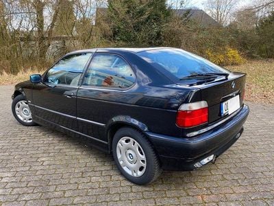 Gebraucht BMW 316 105 PS (77 kW) 2000 Schwarz Limousine