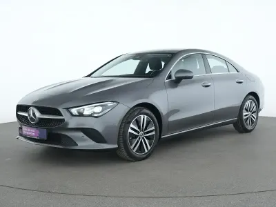 Gebraucht Mercedes CLA200 150 PS (110 kW) 2023 Mountaingrau Coupé