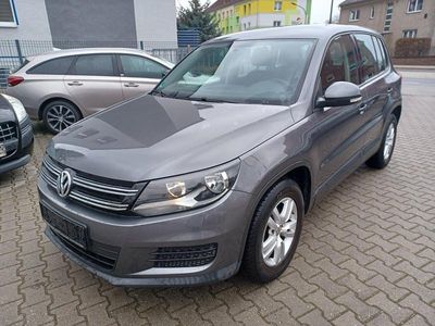 Grau Gebraucht 2014 VW Tiguan Trendline SUV | 9.648 € (Fairer Preis)