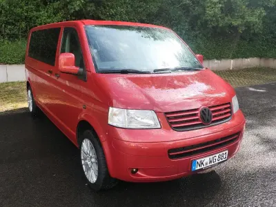 Używany VW Caravelle 131 KM (96 kW) 2005 Czerwony Van