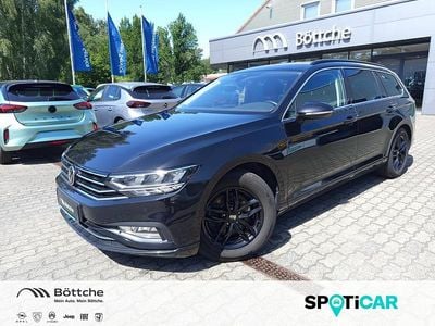 Deep black perleffekt Gebraucht 2023 VW Passat R-line Kombi | 24.990 € (Fairer Preis)