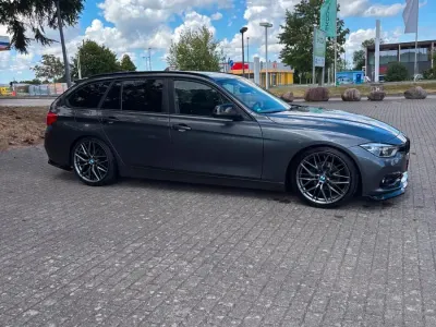 Gebraucht BMW 318 Sport Line 136 PS (100 kW) 2019 Grau Kombi