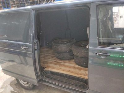 Gebraucht VW Transporter 101 PS (74 kW) 2009 Grau Van