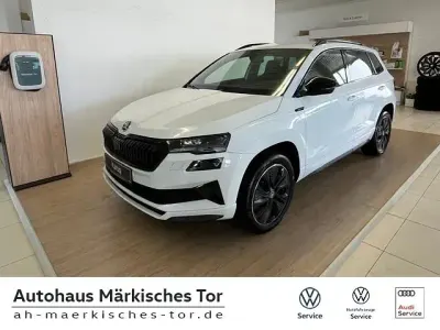 Neu Skoda Karoq SportLine 150 PS (110 kW) 2026 Moonweiss metallic SUV