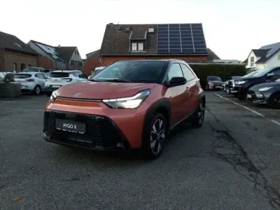 Neu Toyota Aygo X Sport 116 PS (85 kW) 2026 Gelb SUV