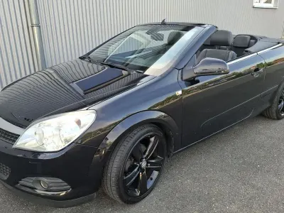 Gebraucht Opel Astra 140 PS (102 kW) 2009 Schwarz Cabrio