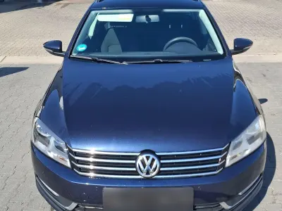 Gebraucht VW Passat Trendline 140 PS (102 kW) 2013 Blau Kombi