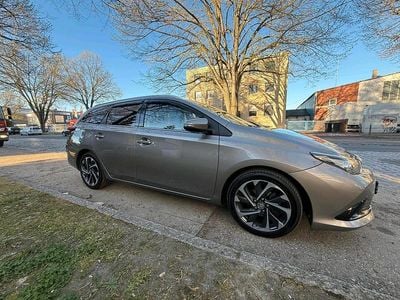 Second-hand Toyota Auris Sport 111 CP (81 kW) 2016 Andere farben Break