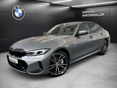 BMW 330e