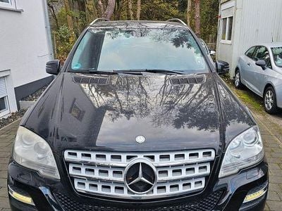 Schwarz Gebraucht 2011 Mercedes ML350 SUV | 7.290 €